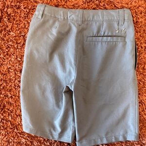 Under Armour boys Light Gray Athletic Shorts